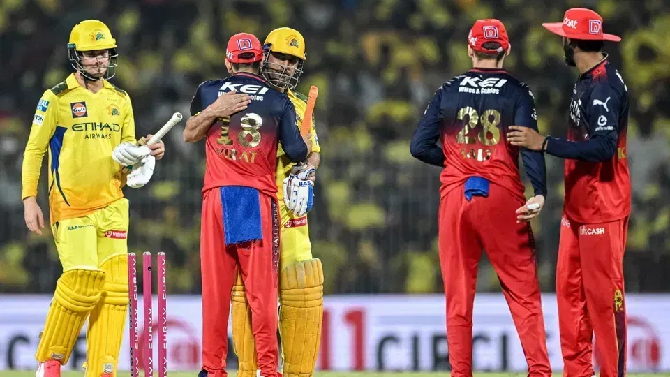 एमएस धोनी ने आखिरी बार RCB के ख़िलाफ़ IPL का कौन सा मैच मिस किया था?